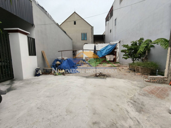 Hạ chào, rất cần bán gấp giá từ 4.1 tỷ còn hơn 3.x tỷ.
duy nhất 1 lô phù lỗ, 89m2, mt7.6m, 3.x tỷ, xe tải, sóc sơn, gần phố.