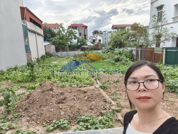 Sau lưng đấu giá, chia hai lô, 216m2, mt12m, 13.9 tỷ, bắc hồng, đông anh, ô tô, thông.
