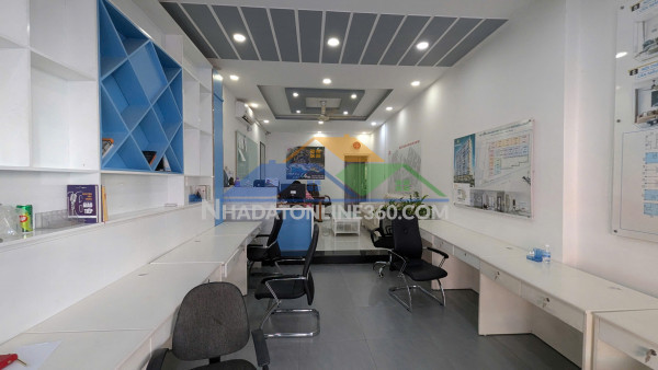 Cho thuê nhà 3 tầng mặt tiền đường thích quảng đức , tp. nha trang