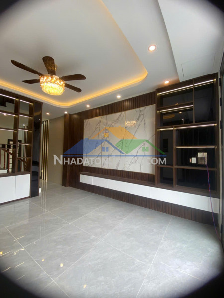 Nhà mặt phố ngô thì nhậm – 4 tầng thang máy – kinh doanh tốt