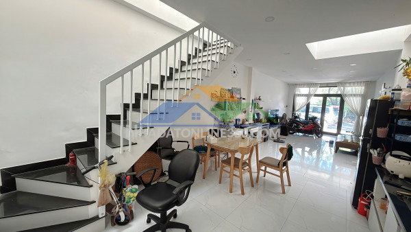 Nhà đẹp vĩnh thái, nam nha trang, 2pn, 3 giếng trời, 4.6 tỷ