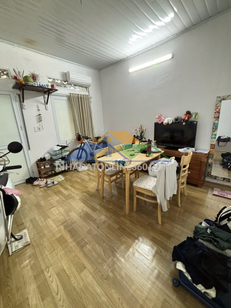 Cho thuê nhà riêng 30m2x 3 tầng tại ngõ 1194 đường láng.