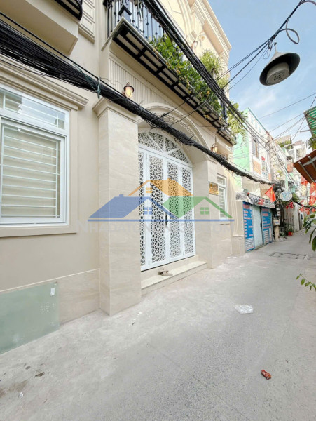 Hàng nóng giá rẻ quận 7 chỉ nhình 6 tỷ