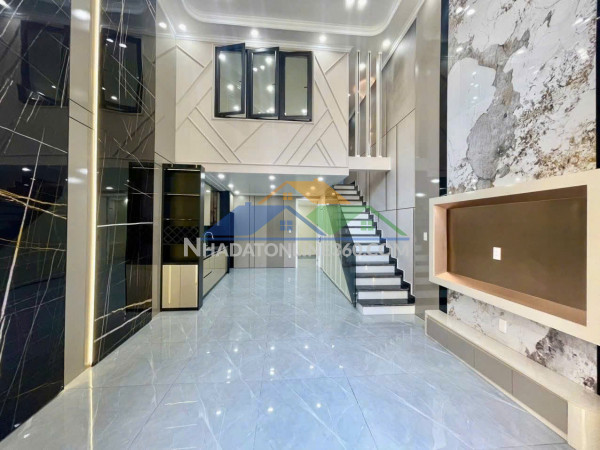 Nhà độc lập thiên lôi – chợ đôn

diện tích: 76m² – nhà...