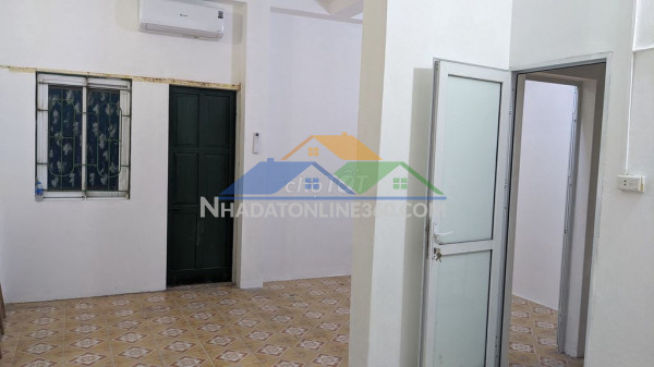 Cho thuê nhà riêng 30m2x 3 tầng tại ngõ 1194 đường láng.