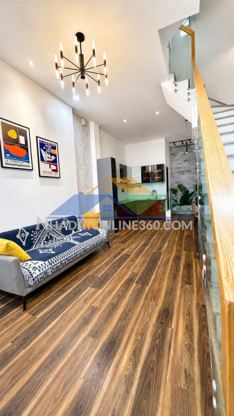 Cho thuê nhà nguyên căn hẻm ô tô – 1 trệt 3 lầu – full nội thất cơ bản