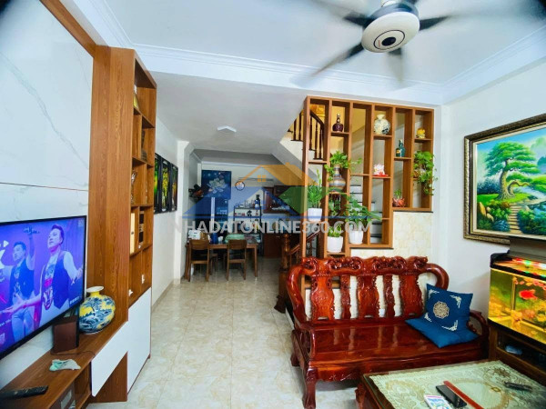 Nhà 3t lô góc 2 mặt thoáng, ôtô đỗ 10m, tổ 12 yên nghĩa, dt33m2,...