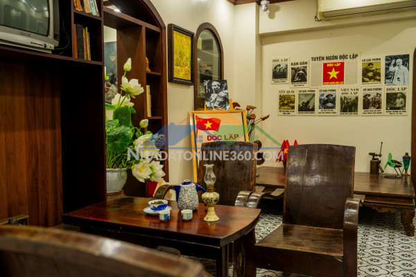 Bạn đang tìm một chỗ cafe yên tĩnh ở gần hồ gươm để gặp...