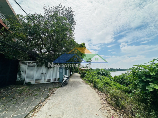 Biệt thự view sông cầu – 220m² – 4 tầng đẳng cấp – ô tô...