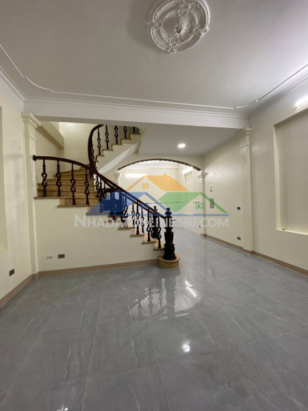 ????ô tô tránh trung kính, 1 nhà ra phố 42/50m 4t kinh doanh, 25.9 tỷ
