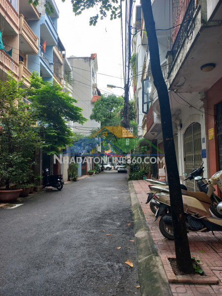 Bán nhà phân lô vip khuất duy tiến, 41m2 4t, vỉa hè, oto tránh,...