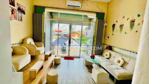 Sang tiệm nail..mi..gọi đầu..khu vực bình dương cũ giá sang 30tr...