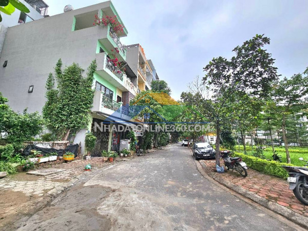 Bán đất việt hưng 40m2- vỉa hè, ô tô tránh, view công viên- 1x tỷ