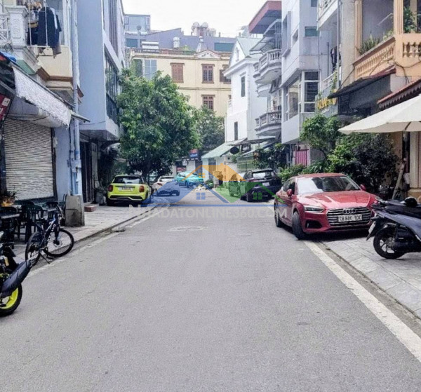 Bán nhà phố văn cao liễu giai, ô tô vào nhà, ở ngay, 68m, chỉ 27 tỷ