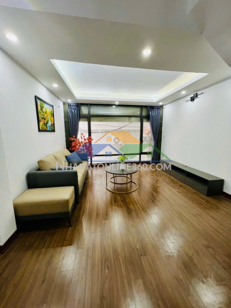 Bán nhà vị trí đẹp đường bát khối - long biên