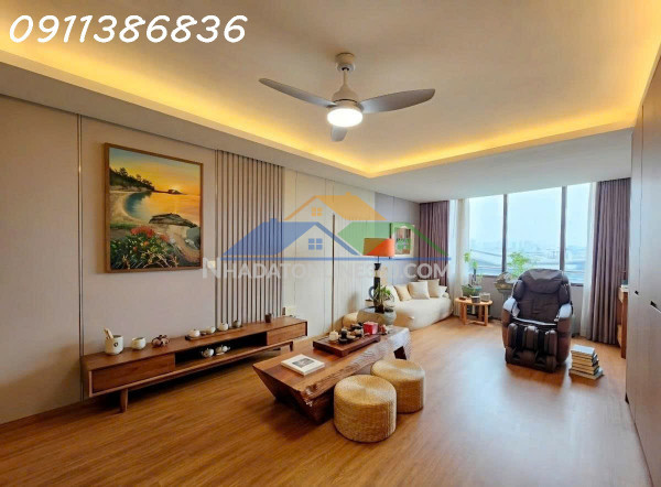 ????căn góc c6 trần hữu dực, nam từ liêm 133m 3pn nội thất mới...
