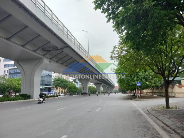 Bán nhà mặt phố cầu giấy 210m2, mt 8m, 2 mặt thoáng, vỉa hè đá bóng, kinh doanh 160 tỷ