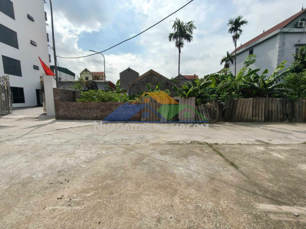 Chồng ốm, con thơ. cần bán gấp, 80m2, mt5m, 8.x tỷ, nguyên khê, đông anh. 3 ô tô tránh.