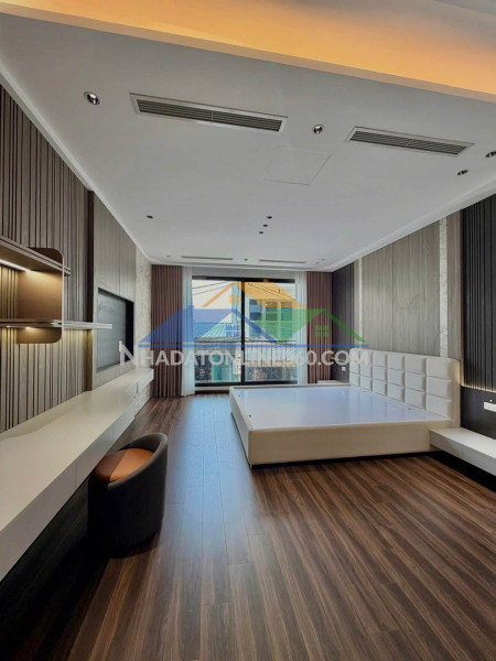 Siêu phẩm -mặt phố nguyễn lam . sài đồng - đẹp vật vã - 7 tầng thang máy - ô tô tránh thông các ngả - kinh doanh đỉnh cao
sát ngay cạnh toà sunshine green