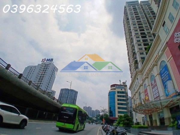Bán nhà phố hoàng mai view hồ thoáng vĩnh viễn thang máy mới kính koong 55m2 5 tầng 11.35 tỷ