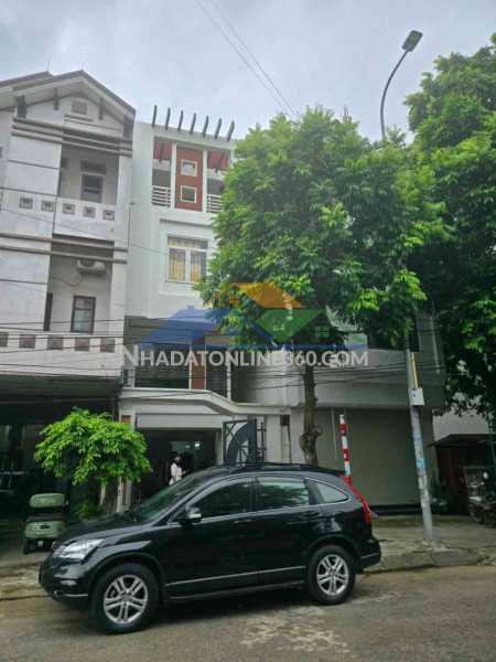 Bán nhà ngọc thụy gần chợ 12 tỷ 60m ô tô đỗ,gần phố,long biên