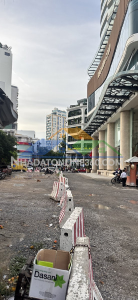 Bán nhà cấp 4 khu phố tây đường nguyễn thiện thuật + trần quang khải nối dài , nha trang , cách biển 300m
 - 
dt : 93,5m2 - giá bán : 28 tỷ - 
lh :