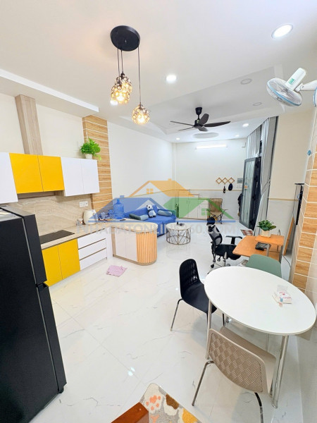 ????4 tầng - hẻm xe hơi - khu vip tân sơn nhì - 35m2 - full nội thất - giá 6 tỷ.