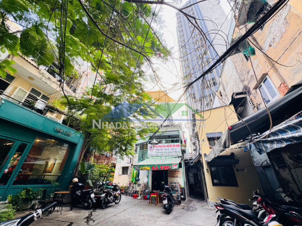 Hiếm nhà bán - chính chủ bán nhà mặt tiền đường phan tôn, quận 1 - căn góc 2 mặt tiền đẹp * liên hệ giang giang: 093.86.76.685