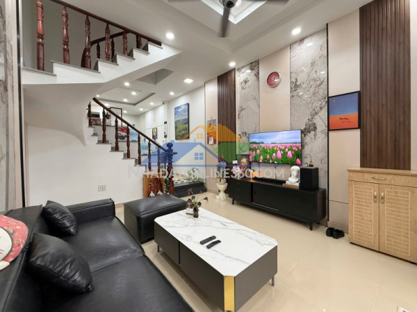 Bán nhà 3 tầng quốc lộ 13, hiệp bình phước, thủ đức, 56m2, 3pn, sổ hồng riêng, giá 7,45  tỷ.