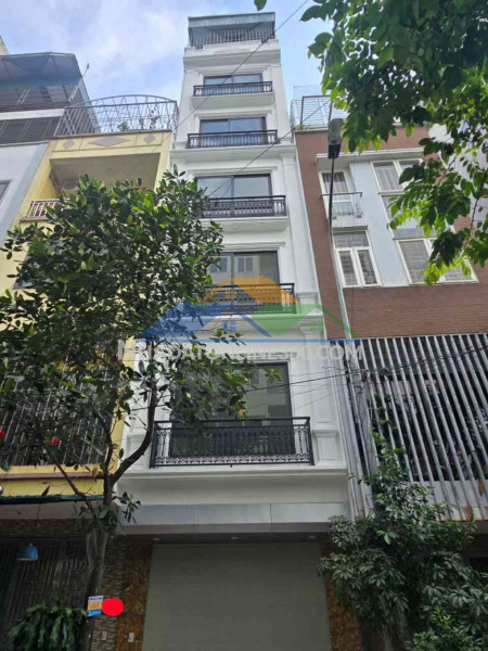 Nhà mới thang máy đức giang long biên 10 tỷ 50m sổ đỏ vuông vắn