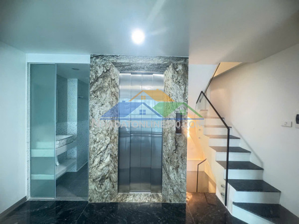 Hiếm bán nhà  hoàng hoa thám– nhà mới 6 tầng thang máy – full nội thất – chỉ 9.35 tỷ