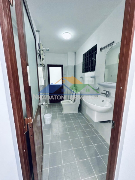 Bán nhà phú nhuận oto vào nhà 50m2 3 tầng nở hậu 4,2m 3 pn sát mt nguyễn kiệm 7.2 tỷ.