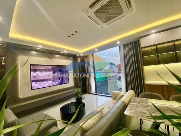 Hiếm! nhà việt hưng 45m,mt 6m,thang máy,ô tô cạnh nhà,nội thất derco đẹp.nhỉnh 11 tỷ