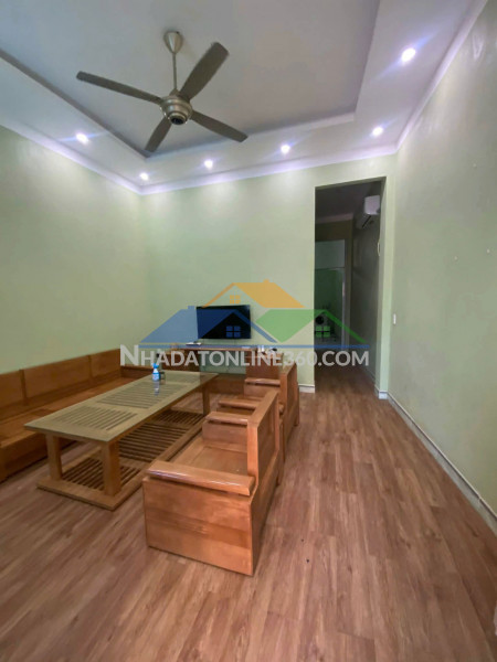 Sang nhượng cửa hàng bánh mì ,xôi , nước ép đang hoạt động tại trương định, hà nội