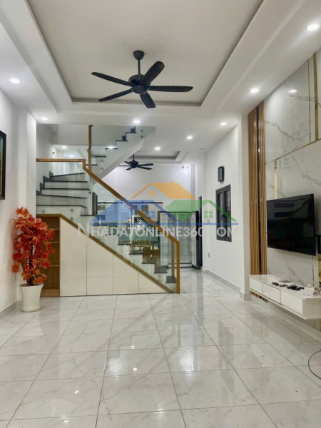 Bán nhà mặt tiền 50m2 2 tầng ngang 4,3m kd đỉnh thép mới 9 tỷ