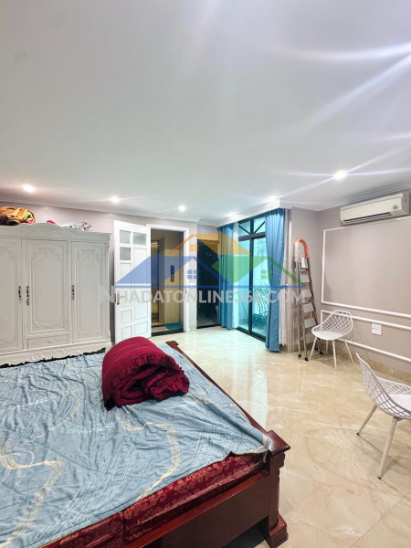 Bán nhà đội cấn ba đình, 65m², thang máy, ở hay văn phòng đều đẹp