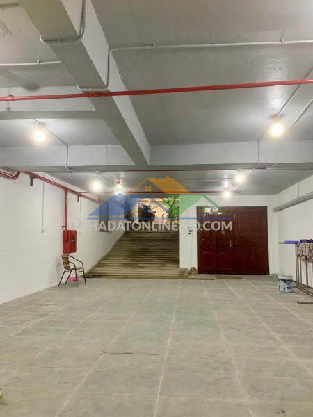 Cho thuê nhà mặt phố hoàng tùng(lê trọng tấn)kéo dài hà đông,có thang máy,pccc đủ