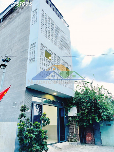Cho thuê nhà nguyên căn, 1 trệt 2 lầu 1 sân thượng 80m2