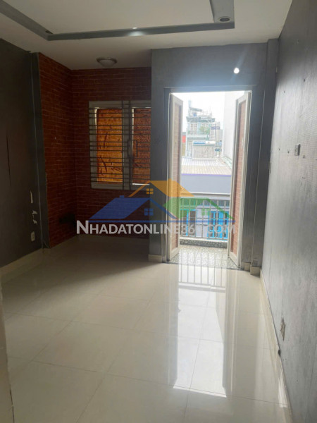 Phòng có ban công bình tiên, quận 6 , chỉ 3,3 triệu/tháng