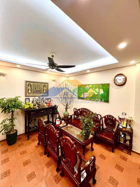 Bán nhà tầng 2 và tầng 3 mặt phố hòe nhai, 75m2, mặt tiền 5.7m,...
