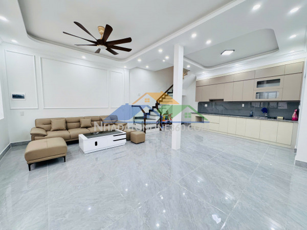 Nhà đẹp 4 tầng tái định cư vinhomes( chợ hoa quả) hồng bàng gần công viên