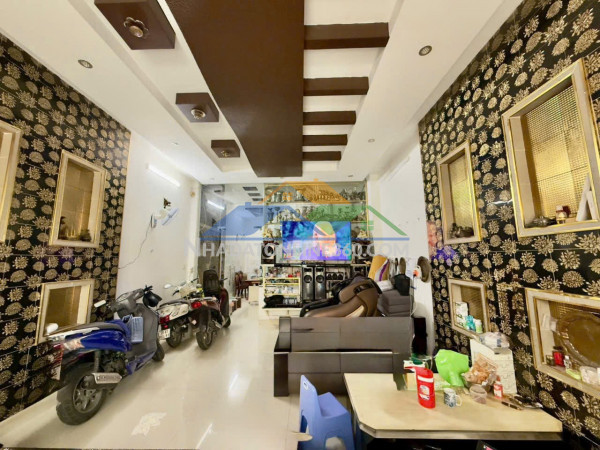 Bán căn hộ tập thể tầng 2, diện tích 70m2 phố thái thịnh,...