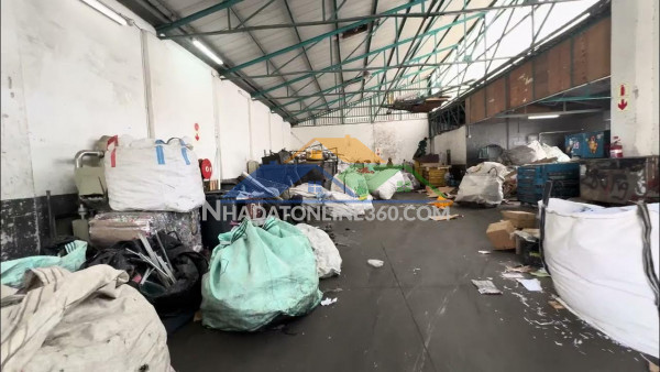 Cho thuê kho 500m2, tại đức giang, hợp đồng lâu dài , đường rộng, container vào đến nơi, giá thuê hữu nghị 100k/m2 .
