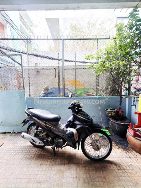 Bán nhà căn góc 2mt- 10m ra đ.xe tải tôn thất thuyết- giao thương nguyễn thần hiến và bến vân đồn.