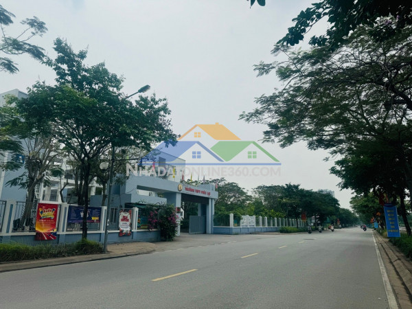 Bán đất phúc lợi 135m2- lô góc 2 mặt đường vỉa hè siêu rộng- 27.x tỷ