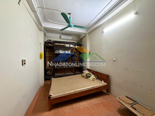 Cho thuê nhà 3,5 tầng mặt phố 526 quang trung, hà đông,hợp kinh...