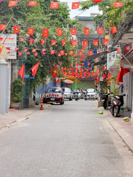 Bán nhà mặt ngõ 82 vũ chí thắng – ô tô đỗ cửa, kinh doanh tốt