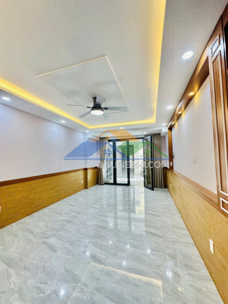 Ngay big c trường chinh tân phú giáp tân bình ngay nhà ga t3 60m2,2tầng nhỉnh 5 tỷ