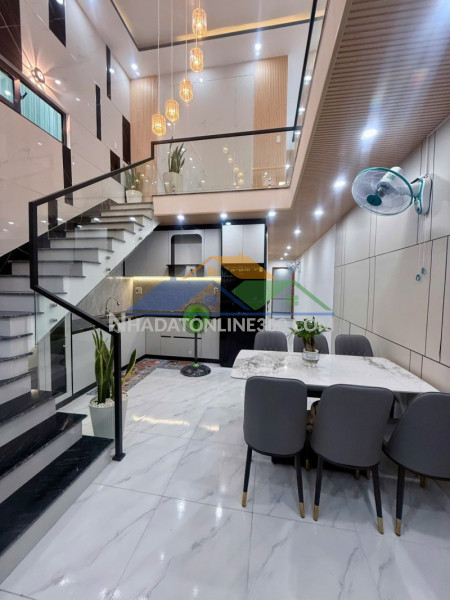 ♥ nhà kiệt thẳng thông thấy mt trần cao vân, 92m2, ngang hơn 5m,...