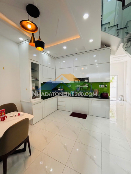 Bán nhà kdc gia hòa bình hưng, gần các trường đại học, 100m2, 3 tầng, giá 5,99tỷ
